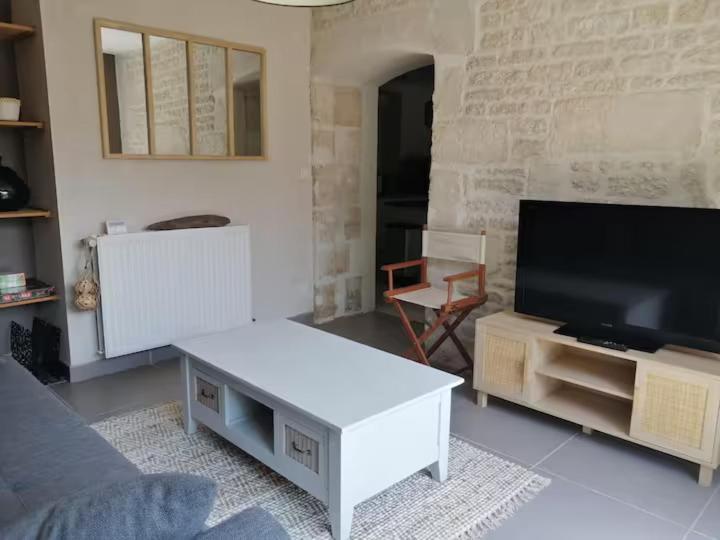 Jolie Maison De Ville Avec Un Exterieur Au Calme - Les Dragons De La Chamoiserie Niort Exterior foto